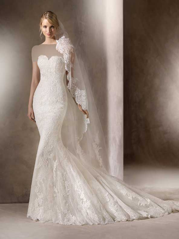 مدل لباس عروس گیپور دنباله دار ۲۰۲۲