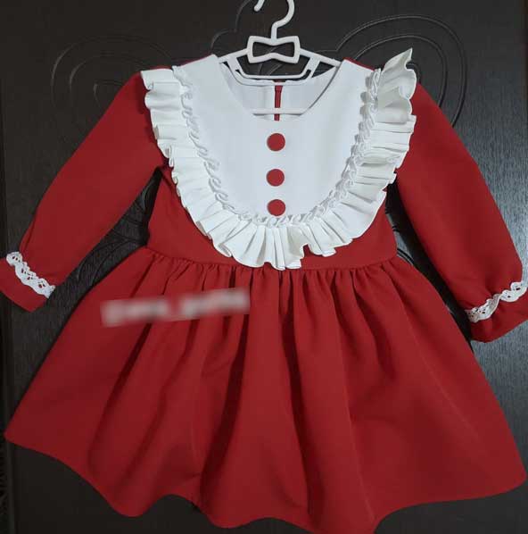 لباس کودکانه مدل دخترانه عروسکی با دکمه های قرمز برای شب یلدا