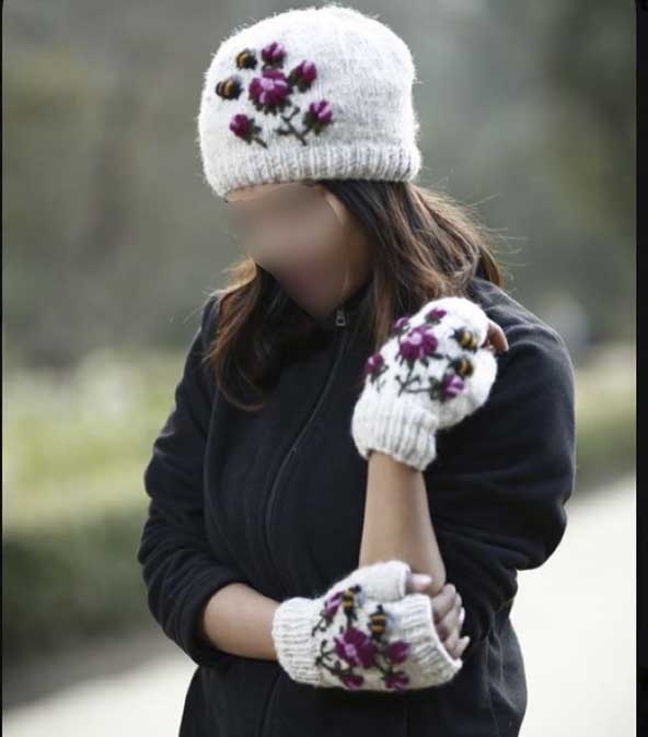 ست کلاه و دستکش گوگولی دخترانه با طرح زیبایی از گل